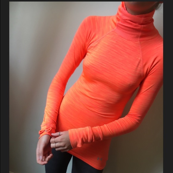 Under Amour Performance Top - Picture 6 of 8